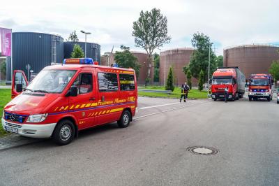 Marbach a.N.: LKW verliert groessere Menge Diesel